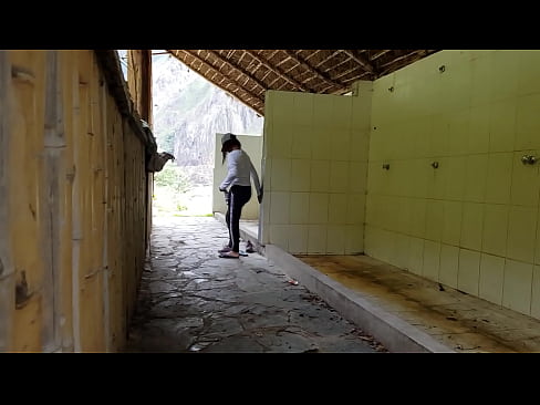 ❤️ cámara espía a un colega da universidade española ❤️ Vídeo de puta en nós ❌❤