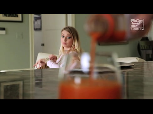 ❤️ A rapaza quente de tetas grandes e coña axustada recibe unha polla do perdedor, pero moi dura ❤️ Vídeo de puta  en nós ❌❤