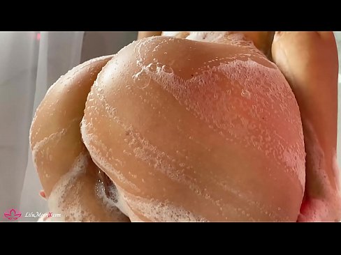 ❤️ Morena masturba o coño cun vibrador ata un orgasmo intenso na ducha ❤️ Vídeo de puta  en nós ❌❤